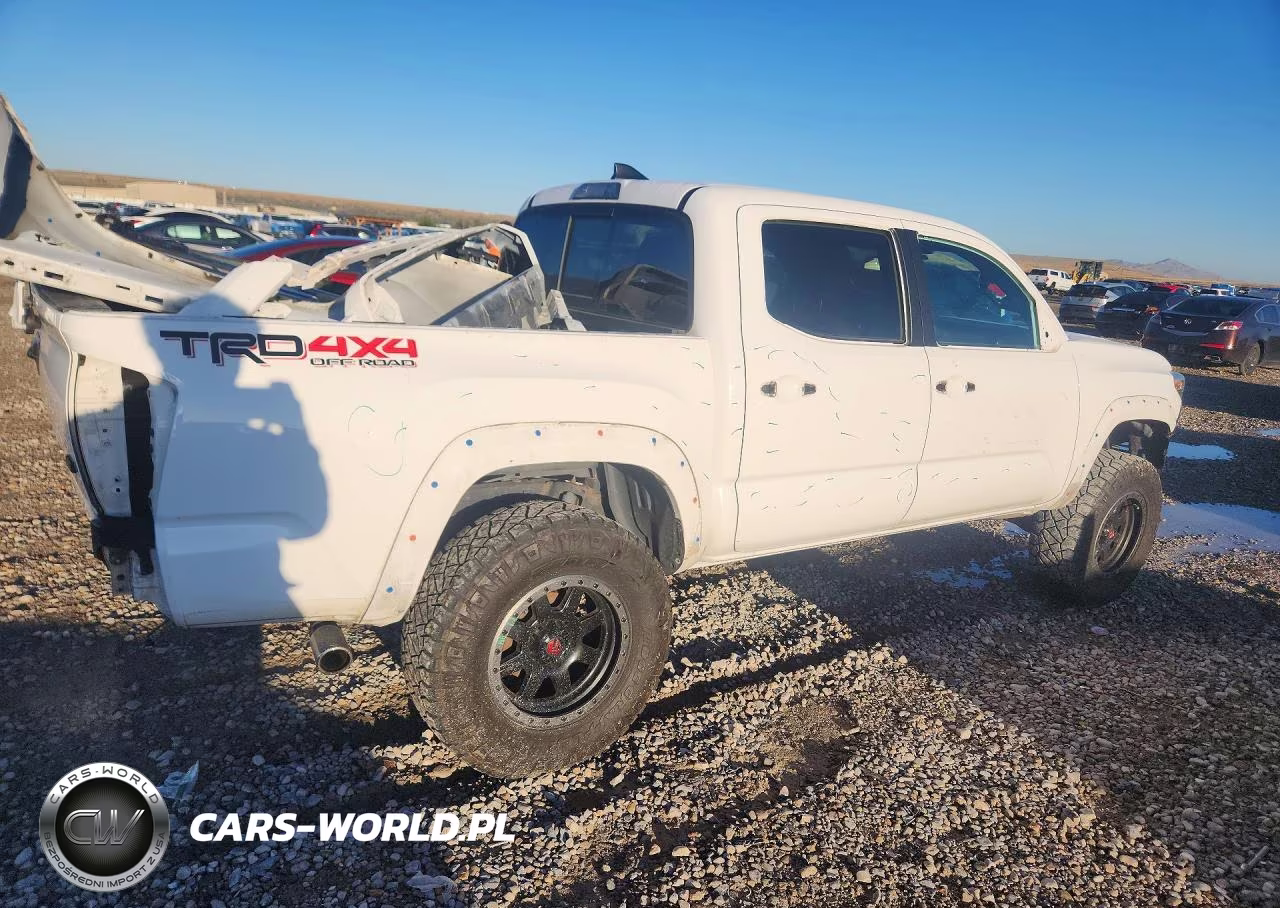 2018 Toyota Tacoma Trd Off-Road VIN:5TFCZ5AN0JX136230 - 3