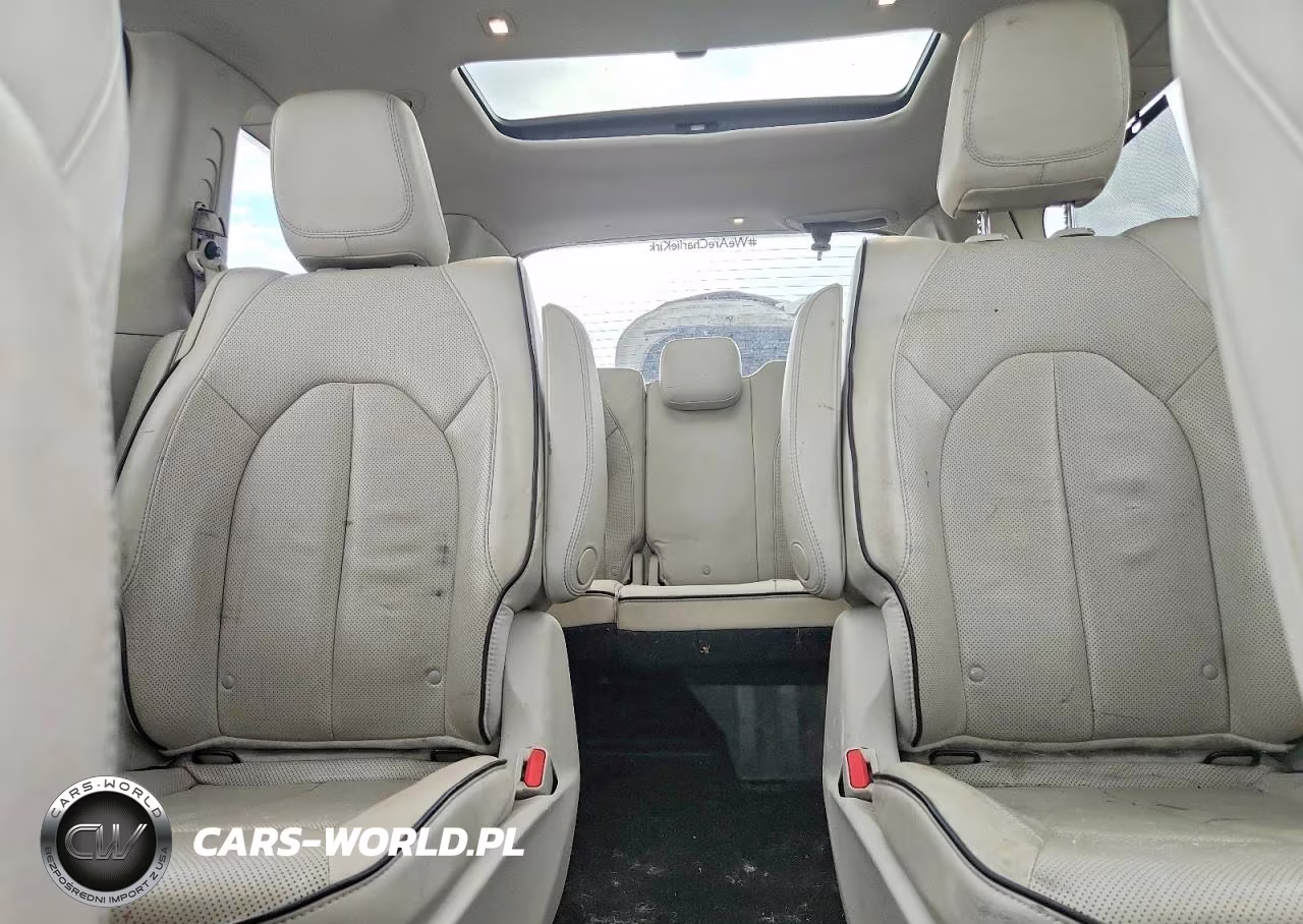 2018 Chrysler Pacifica Hybrid Limited VIN:2C4RC1N79JR359137 - 10