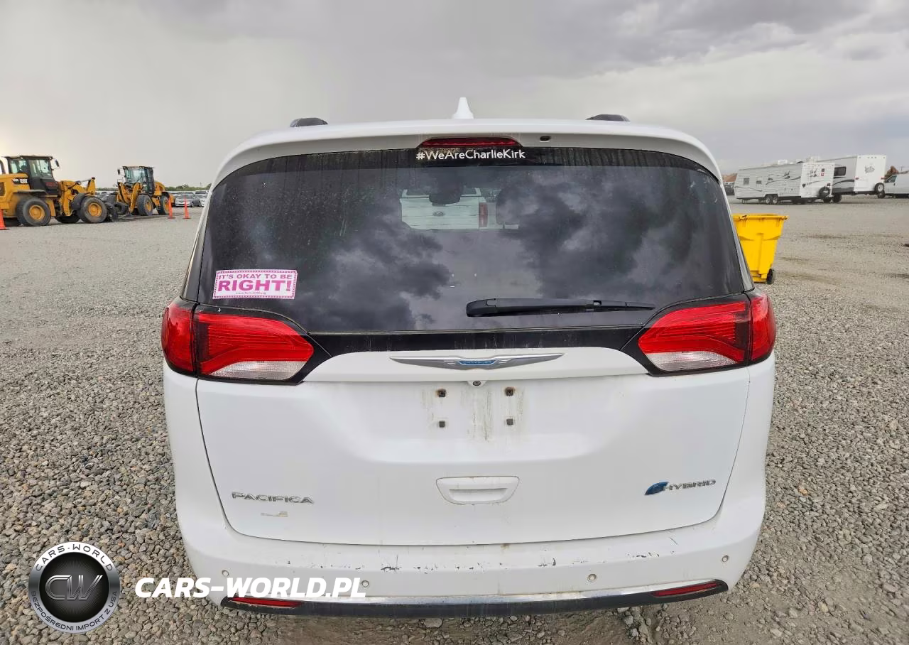 2018 Chrysler Pacifica Hybrid Limited VIN:2C4RC1N79JR359137 - 6