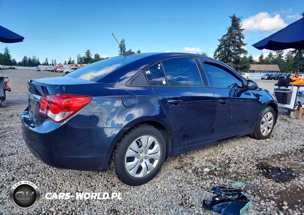 2015 Chevrolet Cruze Ls VIN:1G1PA5SG5F7150469 - 3