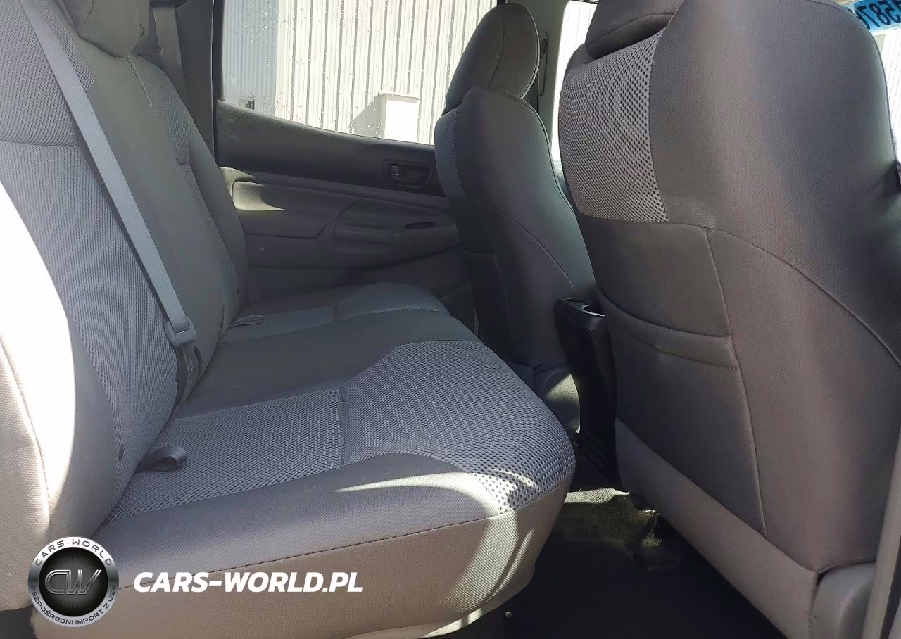 2015 Toyota Tacoma V6 VIN:3TMLU4EN8FM194621 - 10
