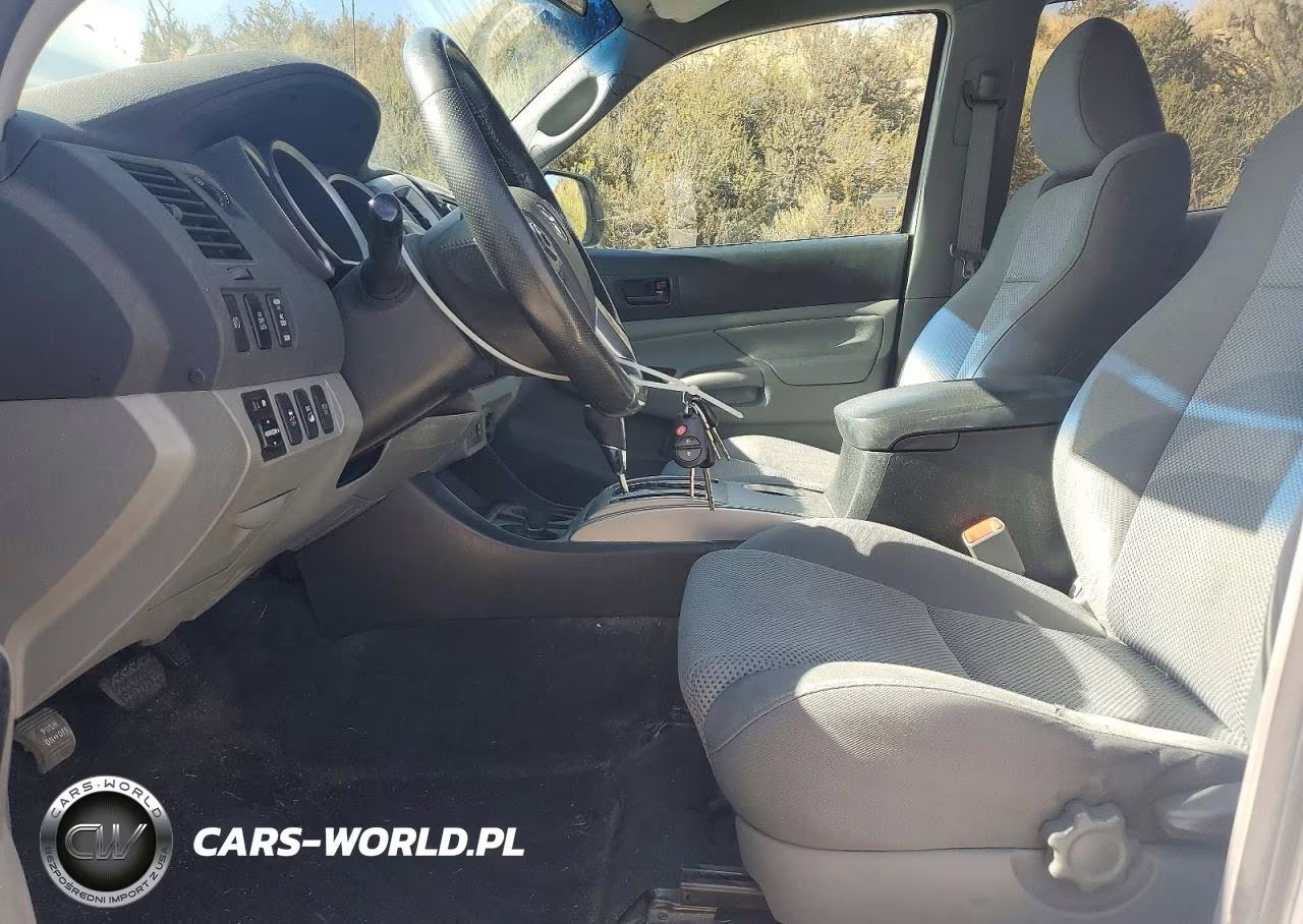 2015 Toyota Tacoma V6 VIN:3TMLU4EN8FM194621 - 7