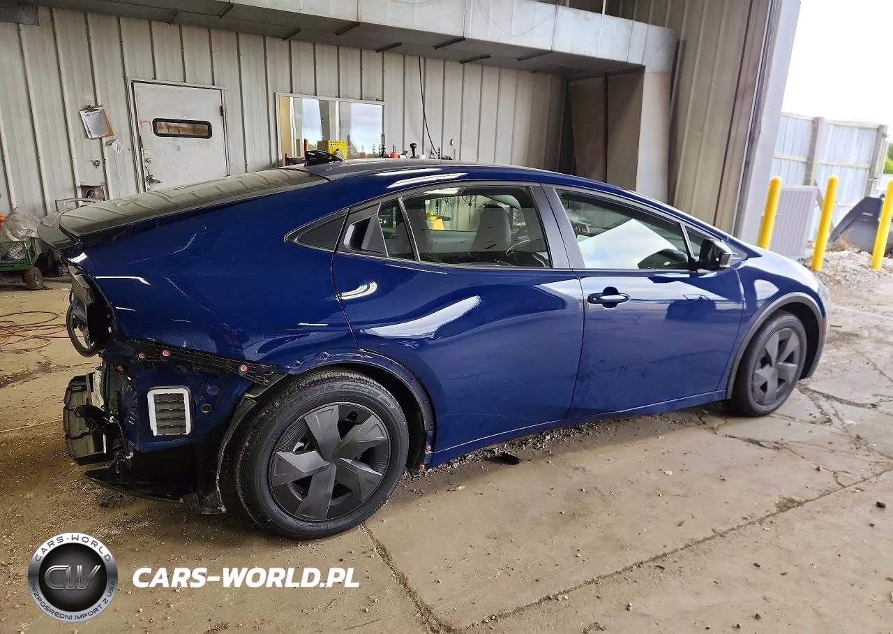 2026 Toyota Prius Le VIN:JTDACAAU9T3076502 - 3