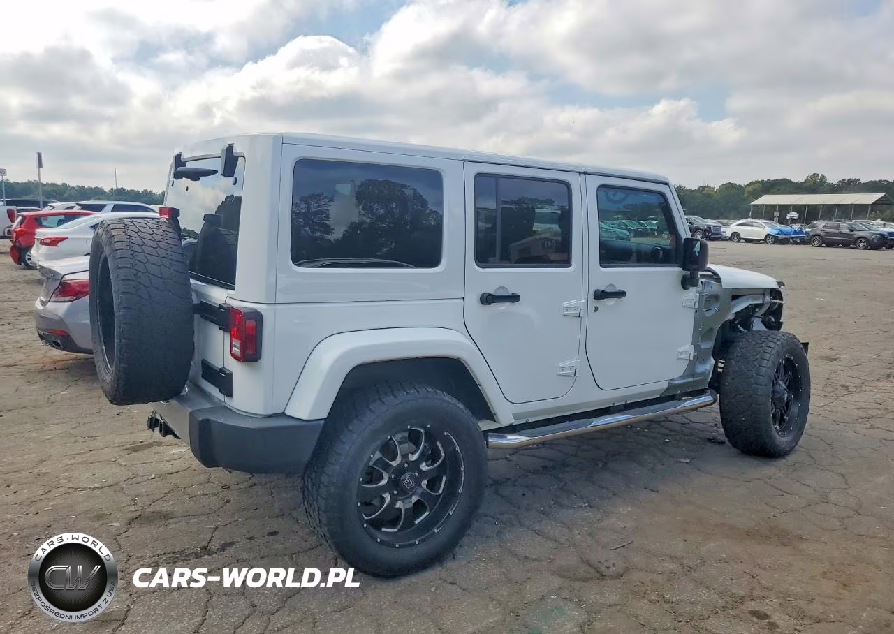 2014 Jeep Wrangler Unlimited Sahara VIN:1C4BJWEG2EL309876 - 3