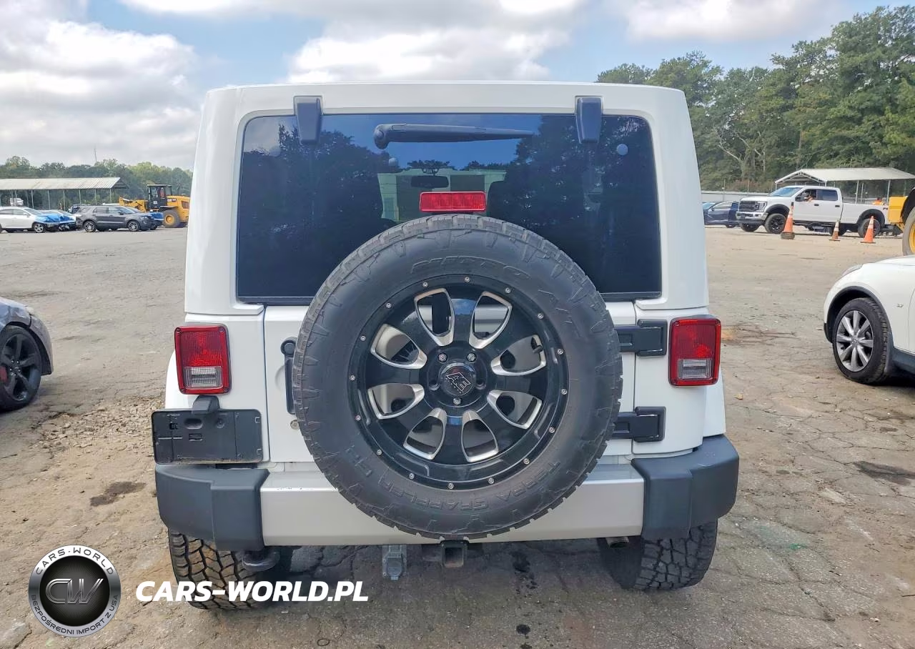 2014 Jeep Wrangler Unlimited Sahara VIN:1C4BJWEG2EL309876 - 6