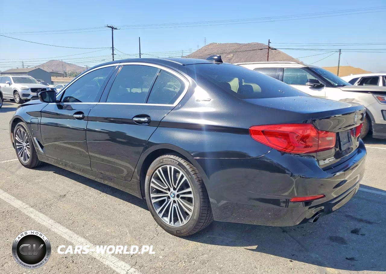 2018 BMW 530E VIN:WBAJA9C51JB250766 - 2