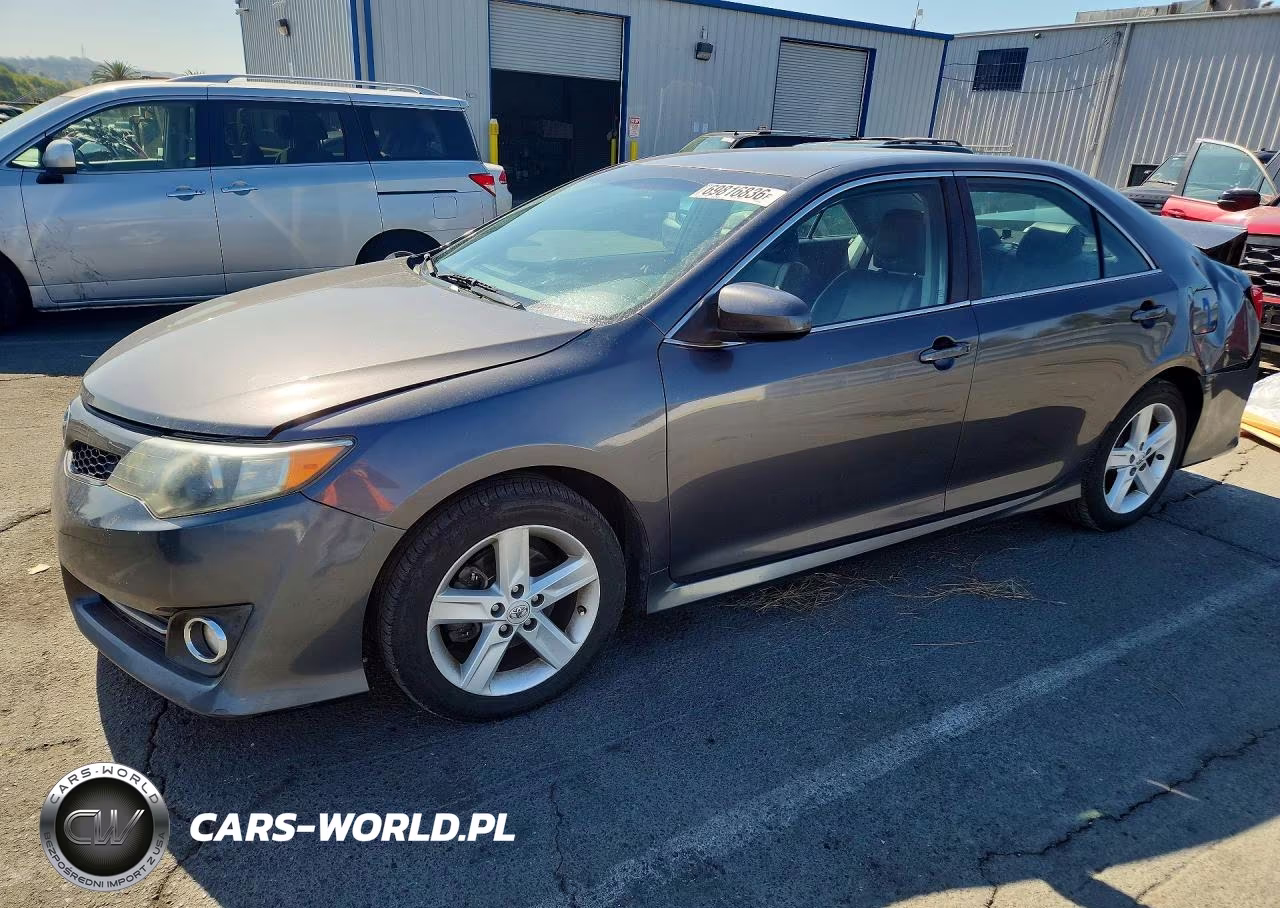 2013 Toyota Camry Se – zdjęcie 1 z 12