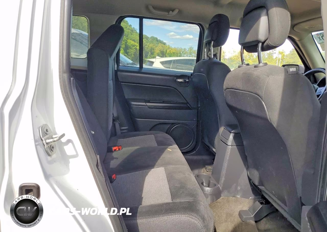 2016 Jeep Patriot Latitude VIN:1C4NJRFB1GD598294 - 11
