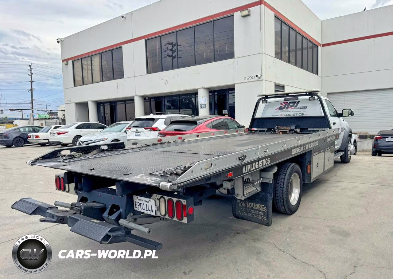 2018 Ram 5500 VIN:3C7WRMDL8JG280262 - 4