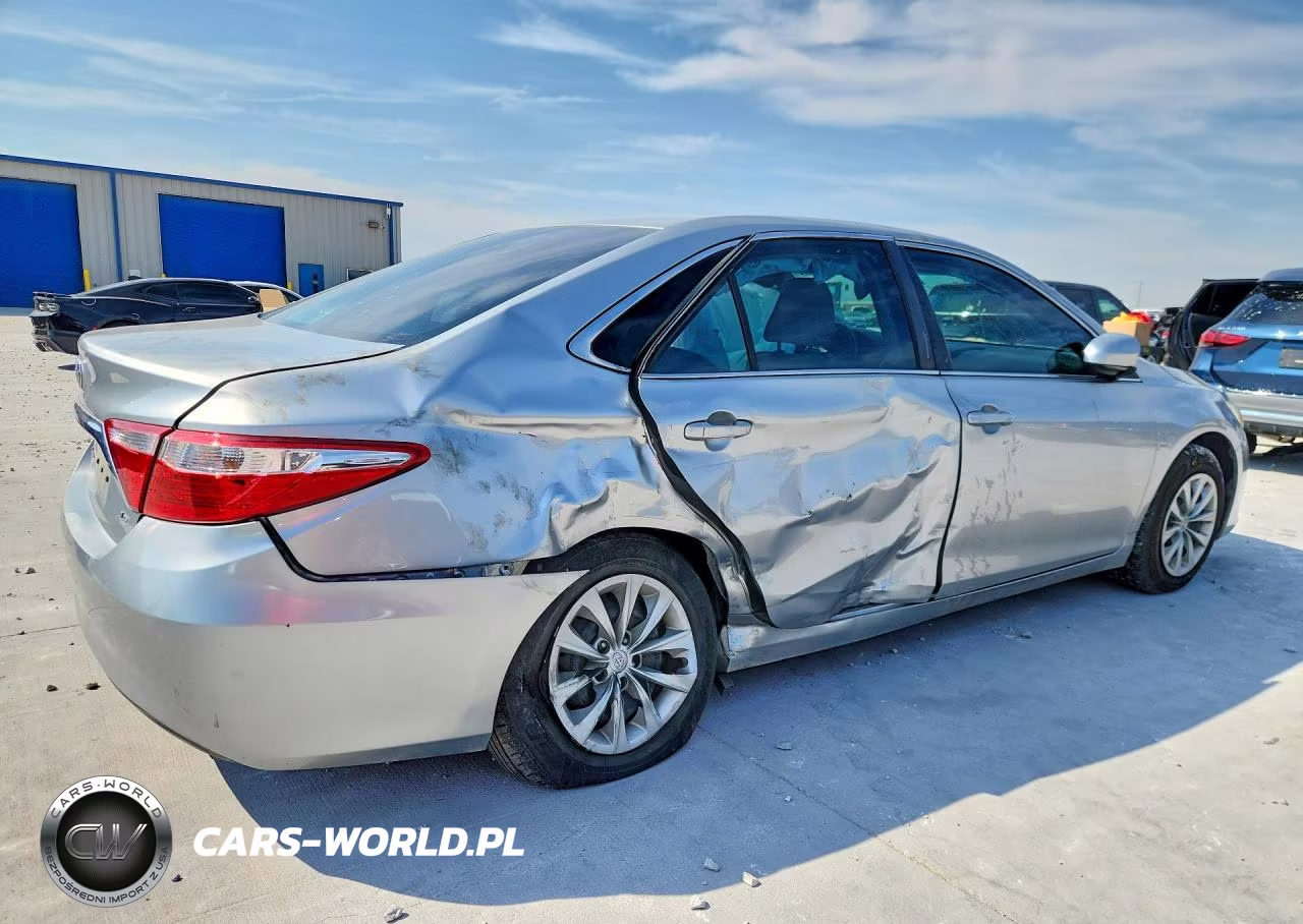 2017 Toyota Camry Le VIN:4T1BF1FK5HU313034 - 3