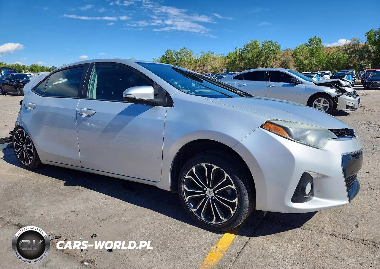 2015 Toyota Corolla S Plus VIN:5YFBURHE4FP275192 - 4