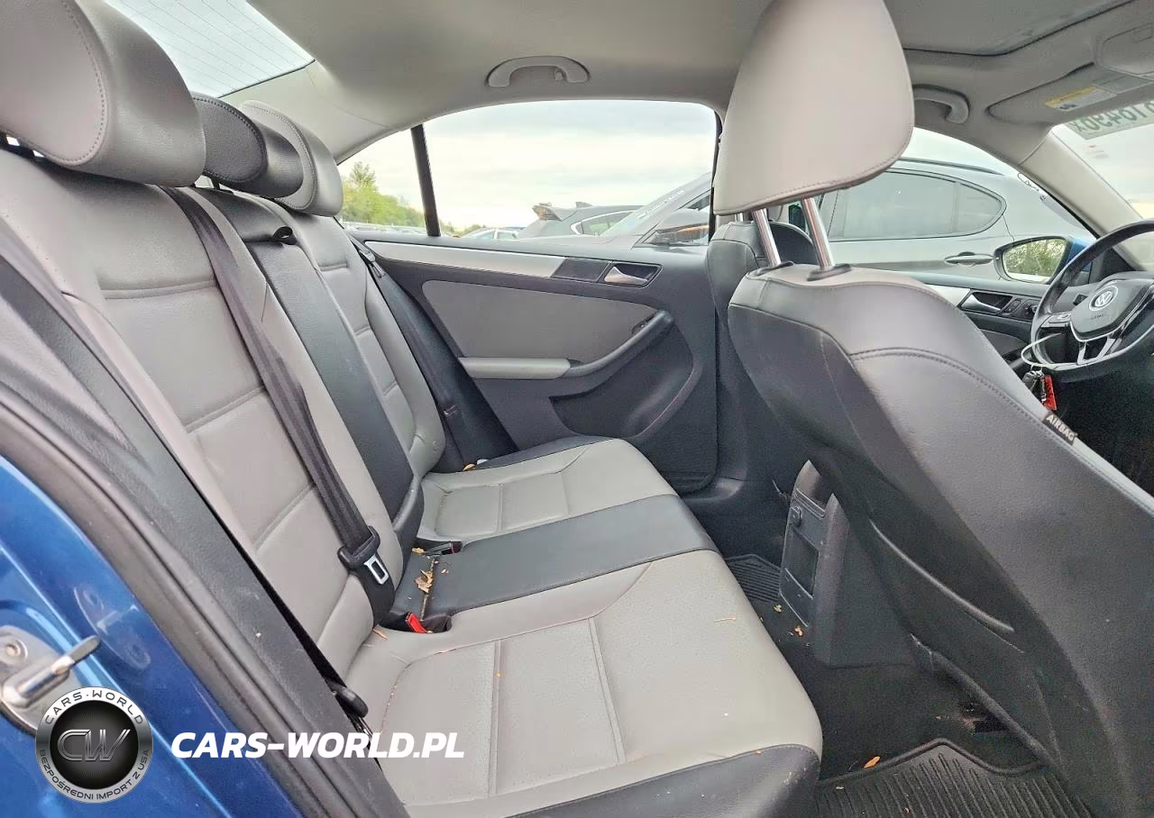 2016 Volkswagen Jetta Hybrid VIN:3VW637AJ8GM362454 - 10