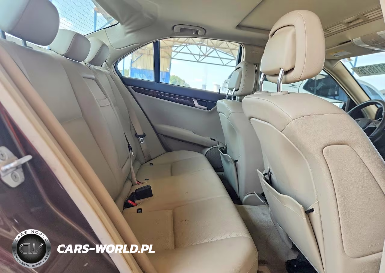 2014 Mercedes-Benz C 250 VIN:WDDGF4HBXER313379 - 10