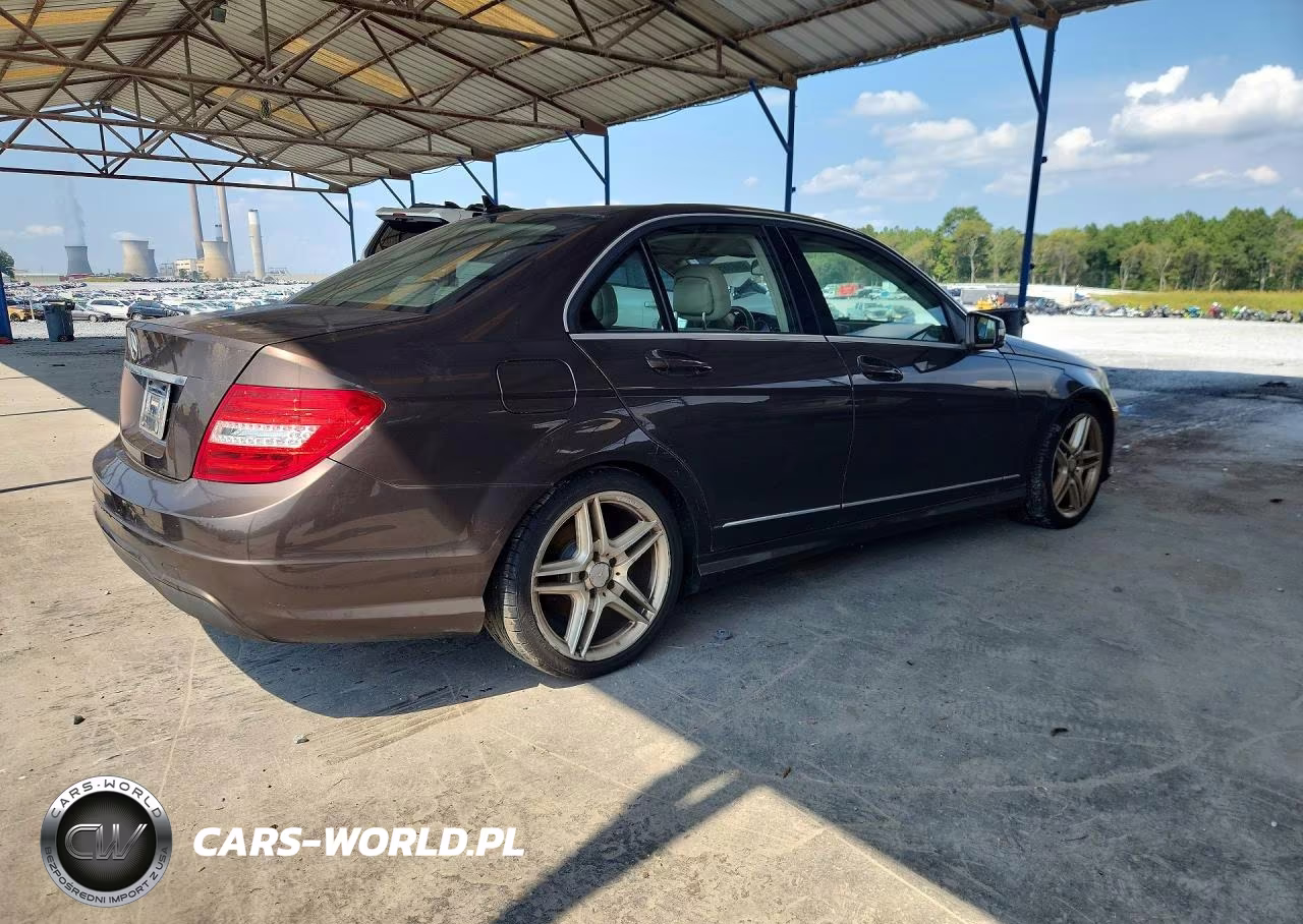 2014 Mercedes-Benz C 250 VIN:WDDGF4HBXER313379 - 3