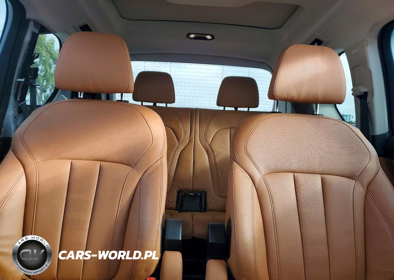 2020 BMW X7 xDrive40I VIN:5UXCW2C02L9C89693 - 10