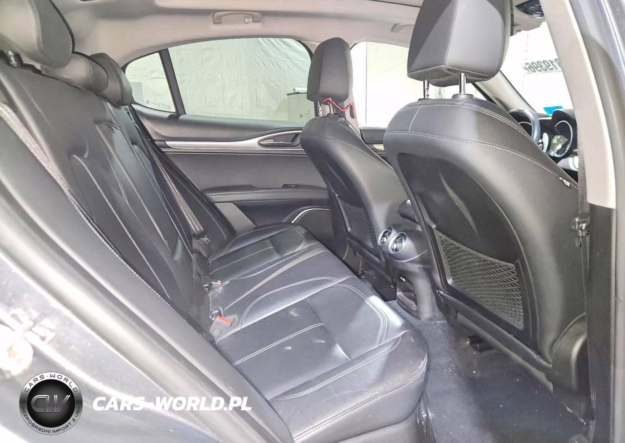 2018 Alfa Romeo Stelvio Sport VIN:ZASFAKPNXJ7B83461 - 11