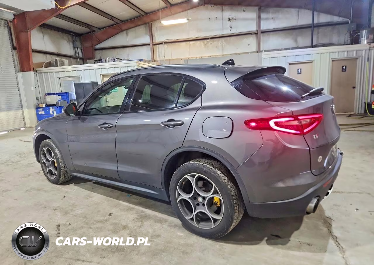 2018 Alfa Romeo Stelvio Sport VIN:ZASFAKPNXJ7B83461 - 2