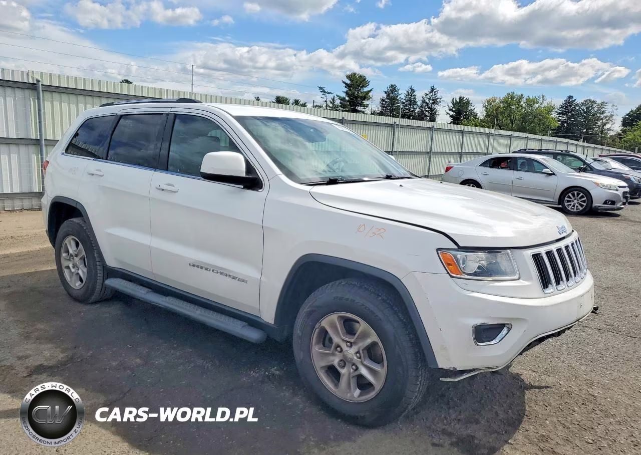2014 Jeep Grand Cherokee Laredo VIN:1C4RJFAG8EC230782 - 4
