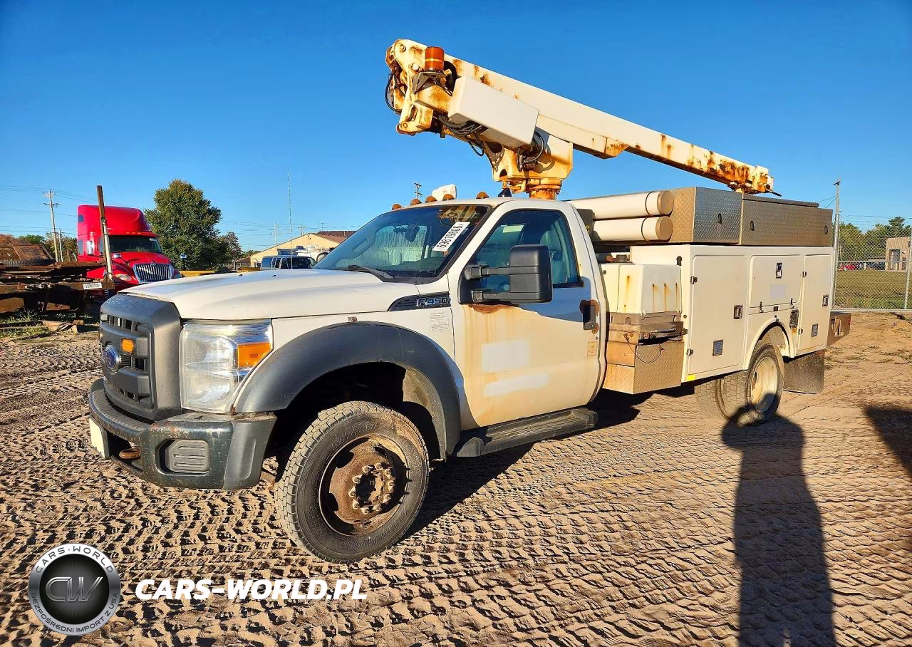 2015 Ford E150 Bucket Truck