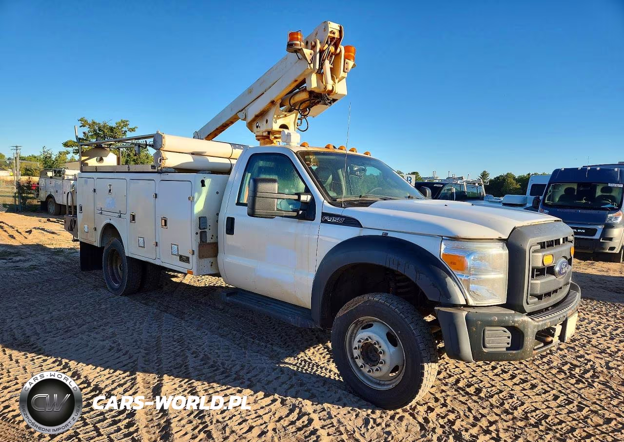 2015 Ford E150 Bucket Truck VIN:1FDUF4HY9FEA16996 - 4