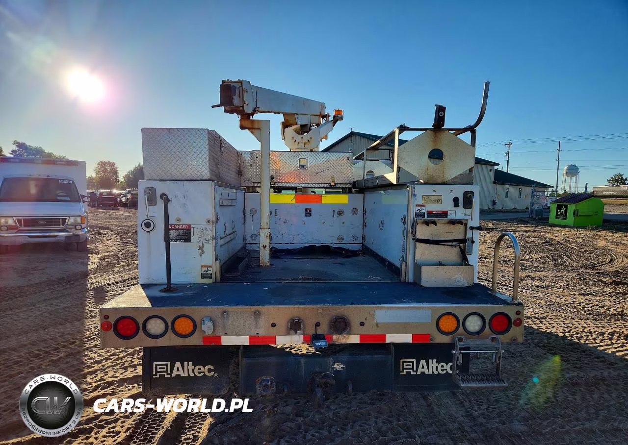 2015 Ford E150 Bucket Truck VIN:1FDUF4HY9FEA16996 - 6