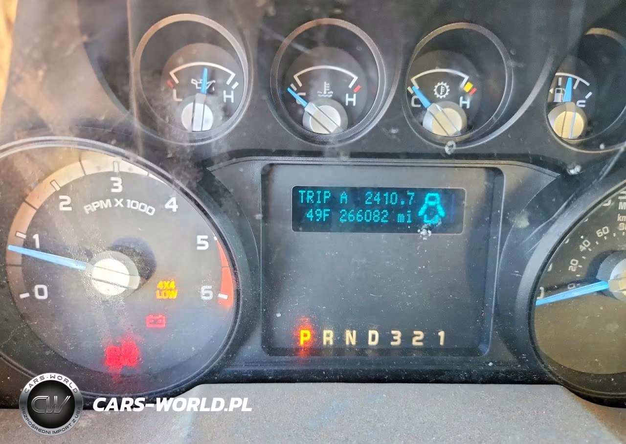2015 Ford E150 Bucket Truck VIN:1FDUF4HY9FEA16996 - 9