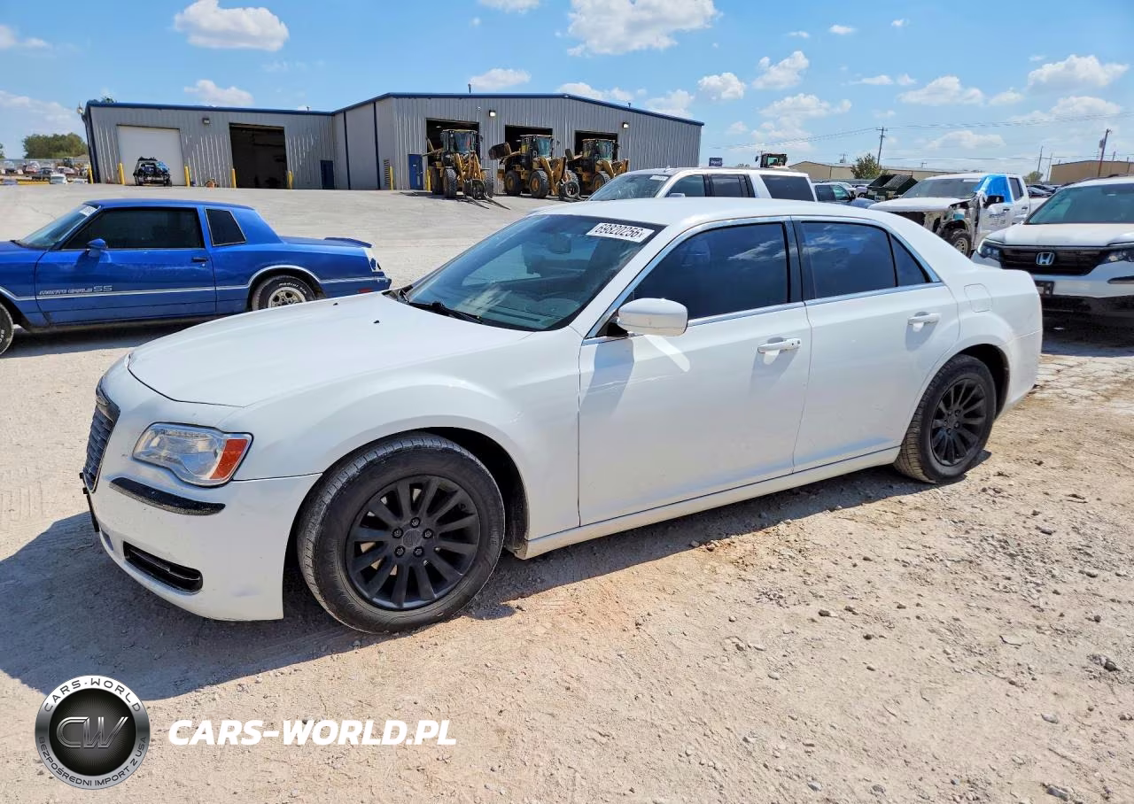 2014 Chrysler 300 VIN:2C3CCAAG3EH335945 - 1