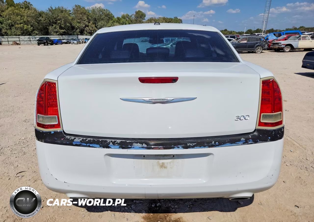 2014 Chrysler 300 VIN:2C3CCAAG3EH335945 - 6