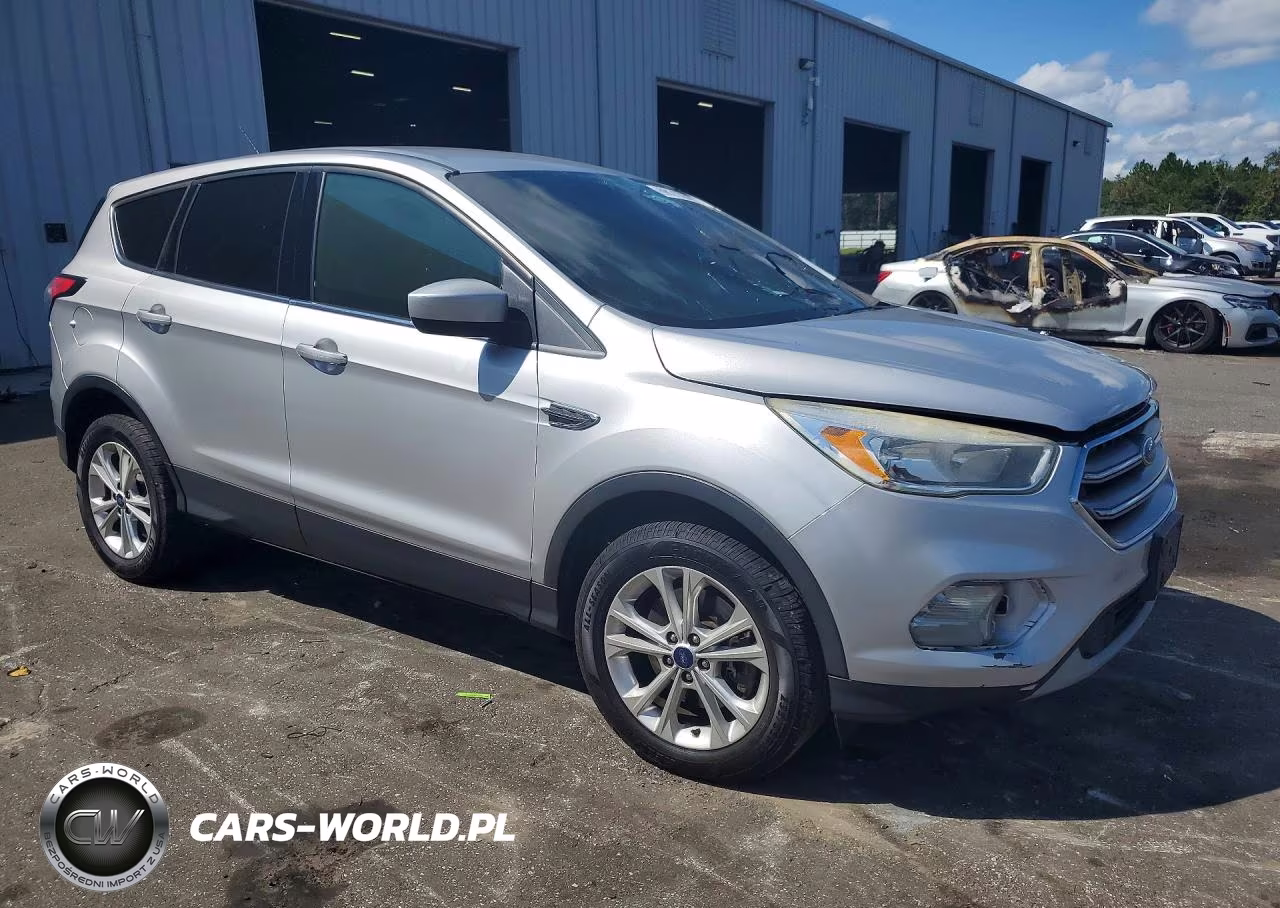 2017 Ford Escape Se VIN:1FMCU9GD7HUE39565 - 4