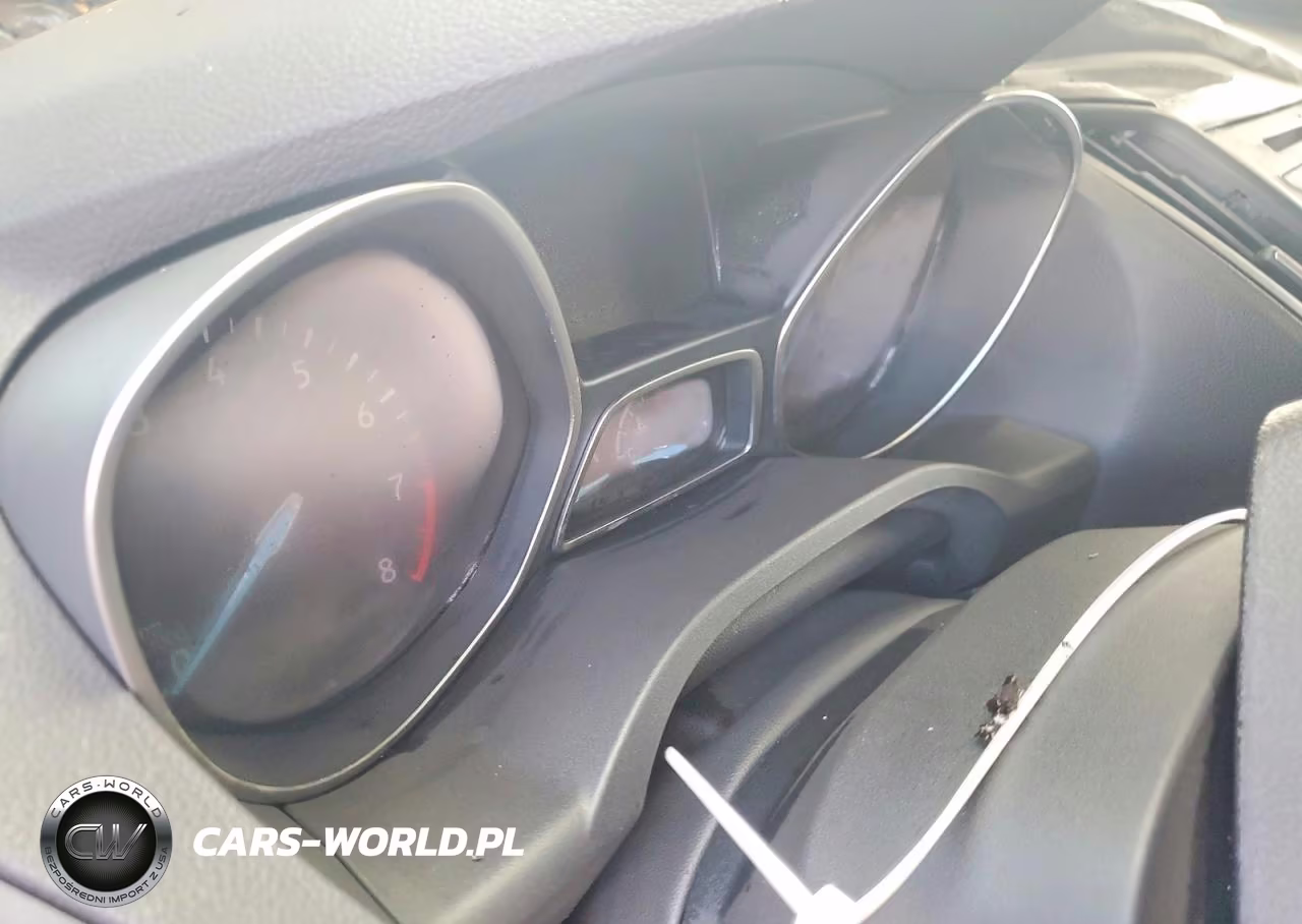 2017 Ford Escape Se VIN:1FMCU9GD7HUE39565 - 9