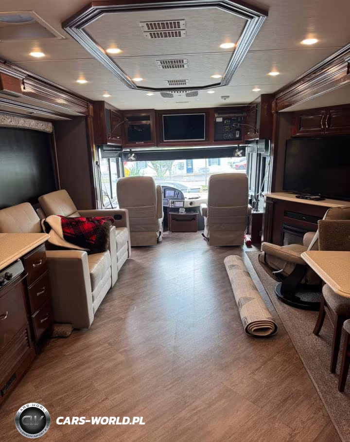 2019 Freightliner Fleetwood Rv VIN:4UZACWFC9JCKK1754 - 9