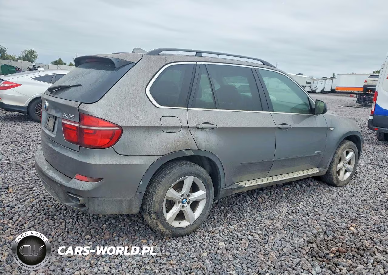 2012 BMW X5 xDrive50I VIN:5UXZV8C59CL424616 - 3