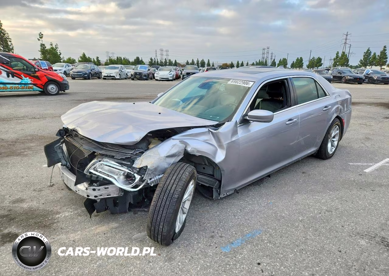 2015 Chrysler 300 Limited VIN:2C3CCAAGXFH930776 - 1