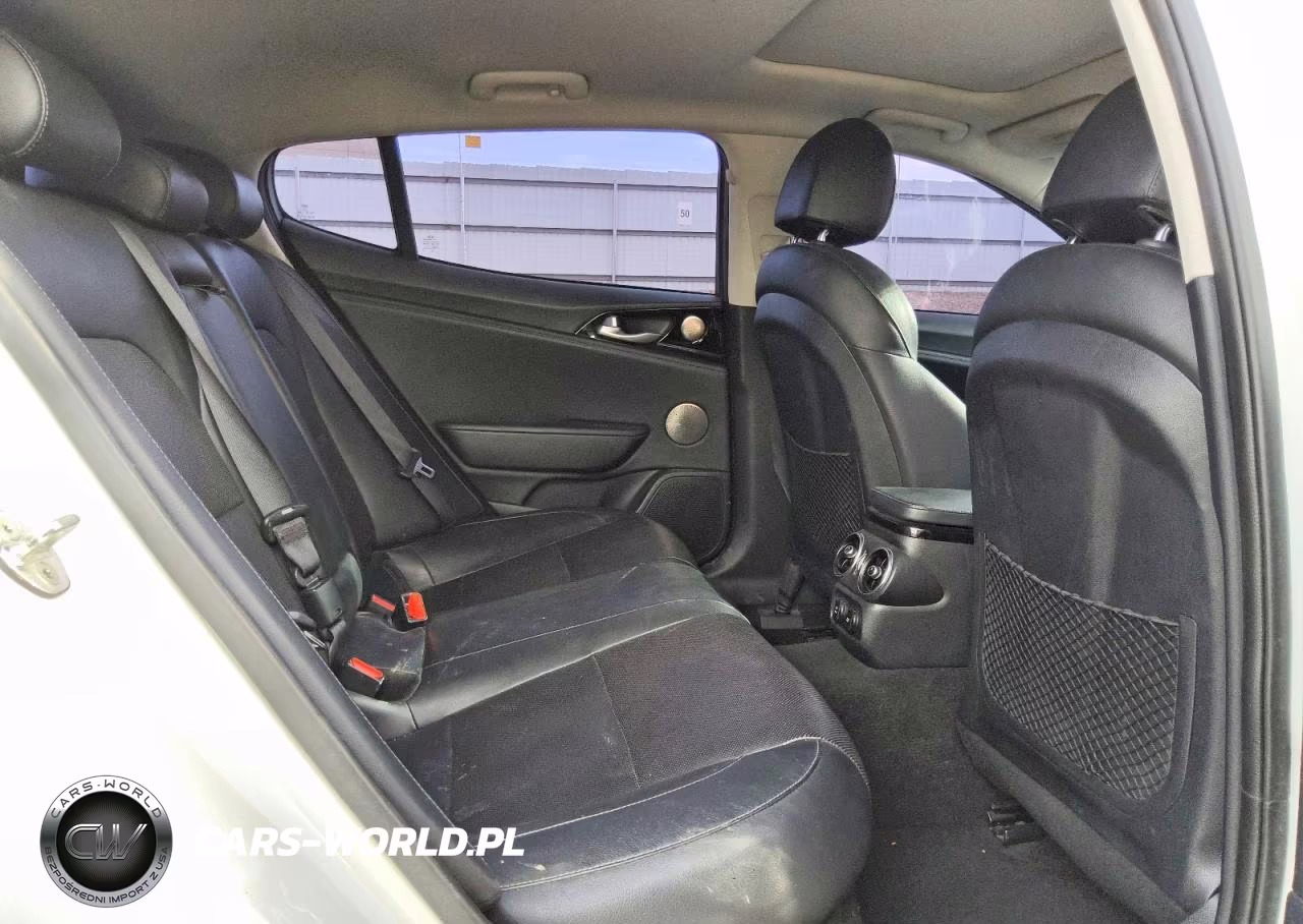 2019 Kia Stinger Premium VIN:KNAE25LA2K6059260 - 10