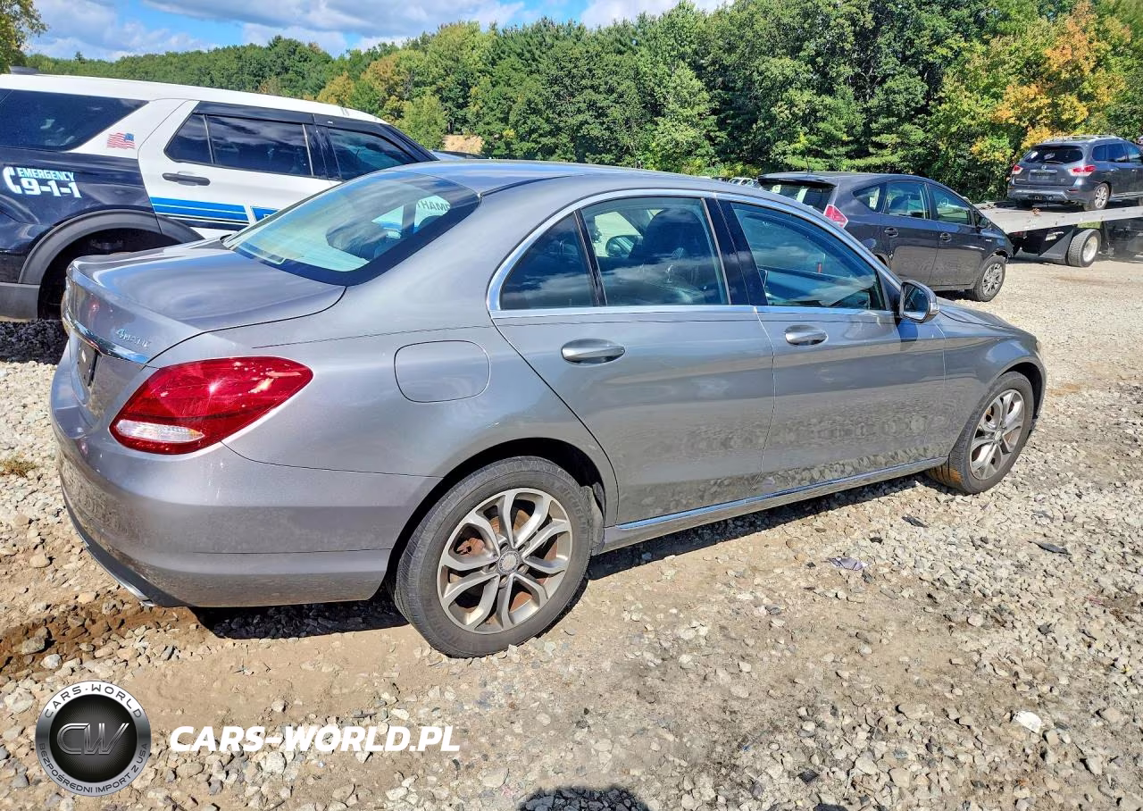 2015 Mercedes-Benz C 300 4Matic VIN:55SWF4KBXFU095352 - 3