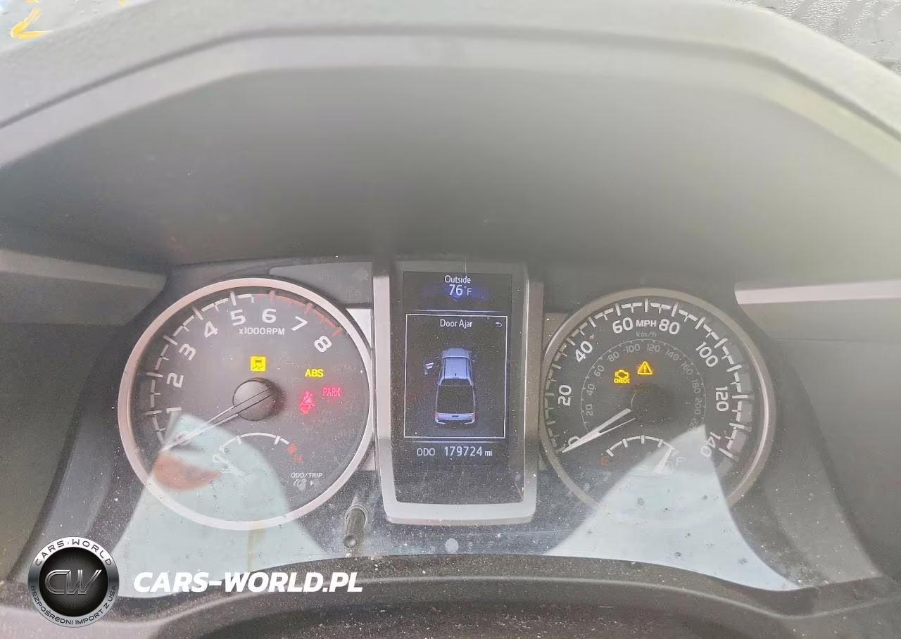 2018 Toyota Tacoma Sr5 VIN:5TFAX5GNXJX131606 - 9
