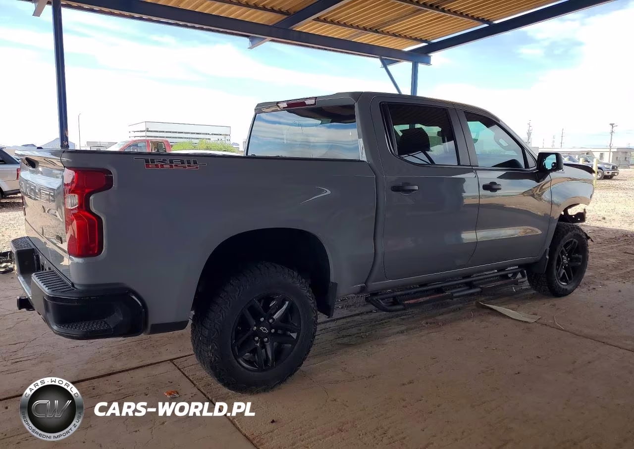 2024 Chevrolet Silverado K1500 Trail Boss Custom VIN:3GCUDCEDXRG372439 - 3