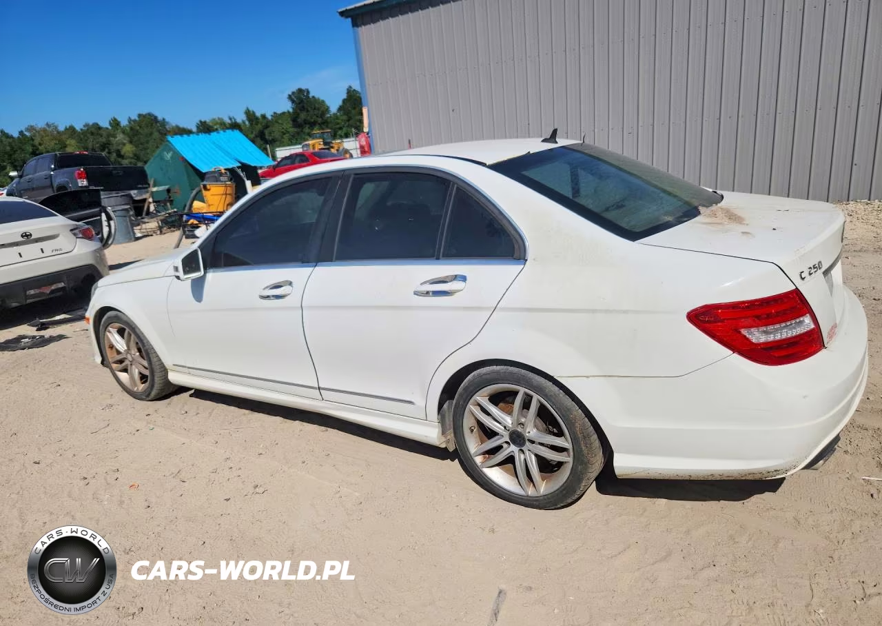 2013 Mercedes-Benz C 250 VIN:WDDGF4HB3DR293829 - 2