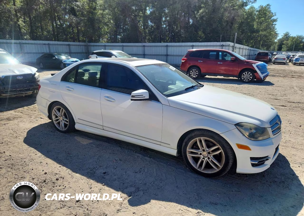 2013 Mercedes-Benz C 250 VIN:WDDGF4HB3DR293829 - 4