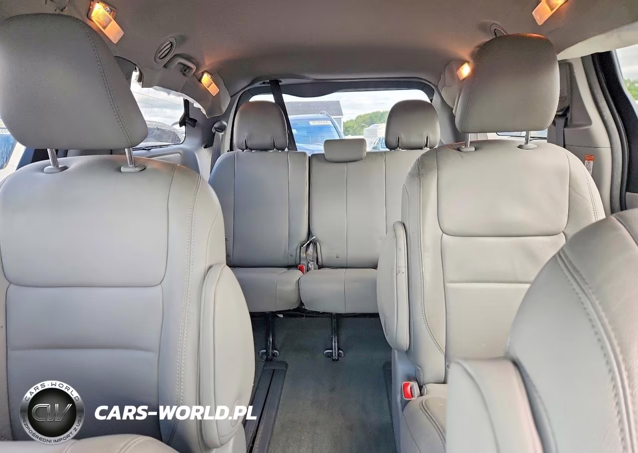 2017 Toyota Sienna Xle 7-Passenger VIN:5TDDZ3DC5HS168674 - 10