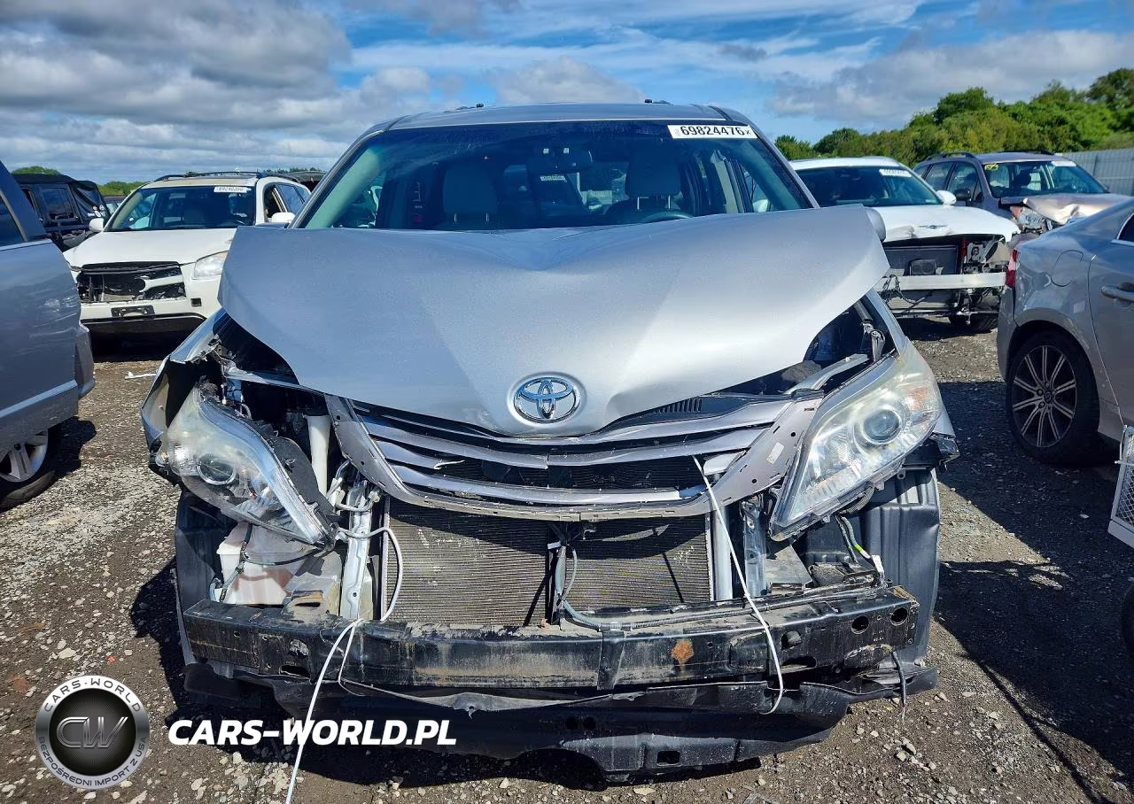 2017 Toyota Sienna Xle 7-Passenger VIN:5TDDZ3DC5HS168674 - 5