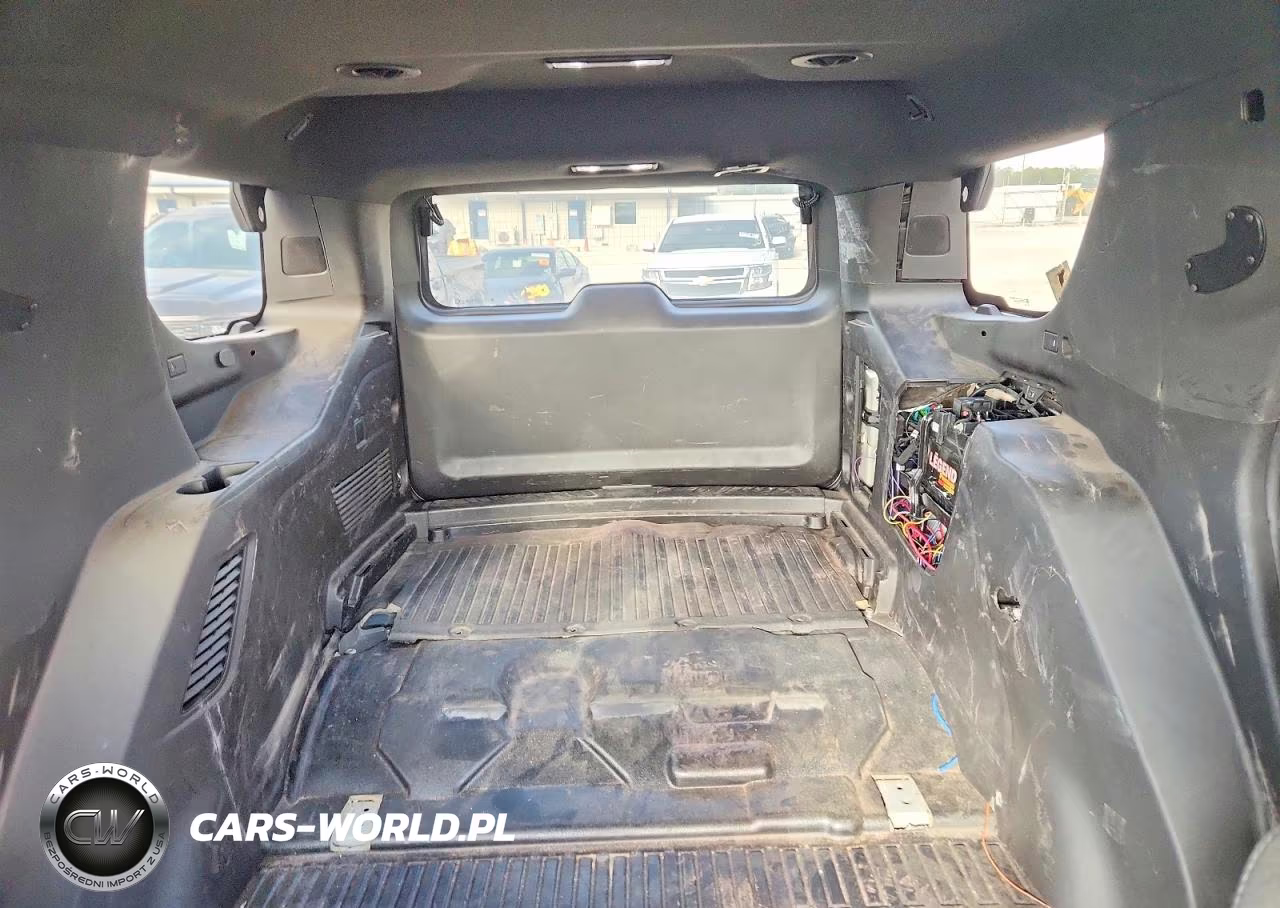 2021 Chevrolet Tahoe C1500 VIN:1GBSCLED4MR297406 - 10