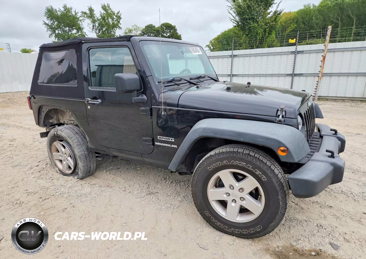 2011 Jeep Wrangler Sport VIN:1J4AA2D10BL579664 - 4