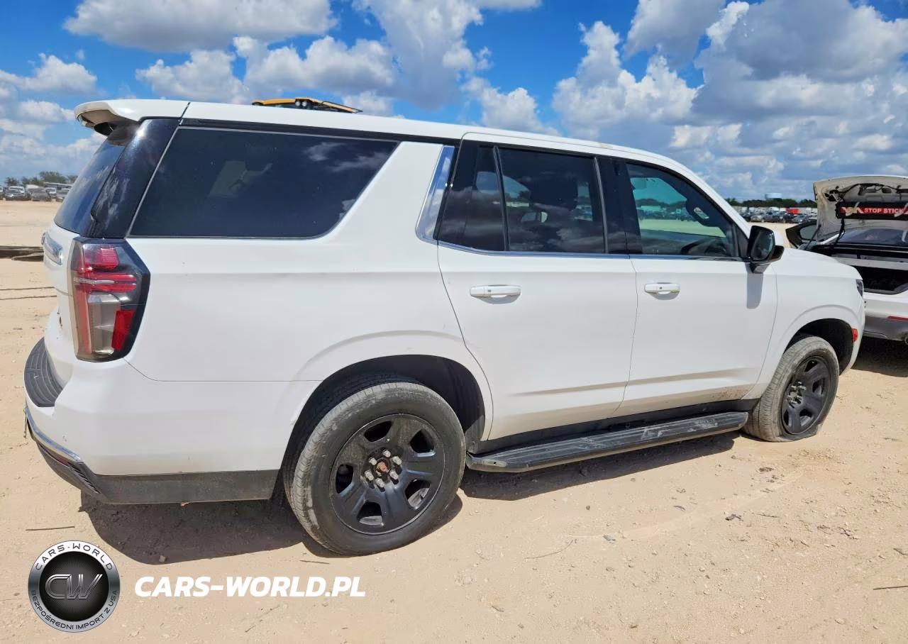 2023 Chevrolet Tahoe C1500 VIN:1GNSCLED2PR285956 - 3
