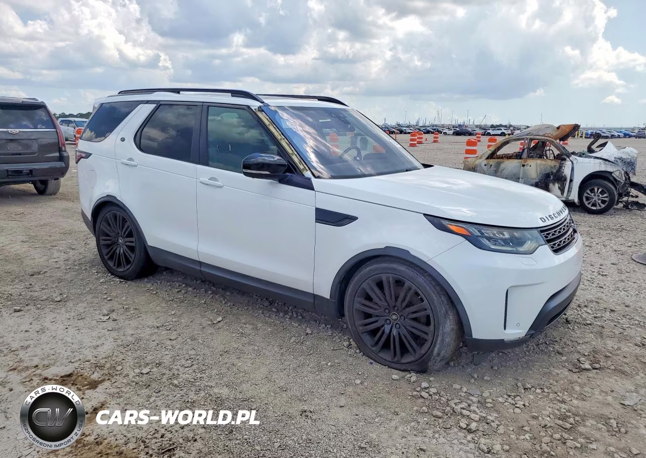 2017 Land Rover Discovery Hse VIN:SALRRBBV4HA025242 - 4
