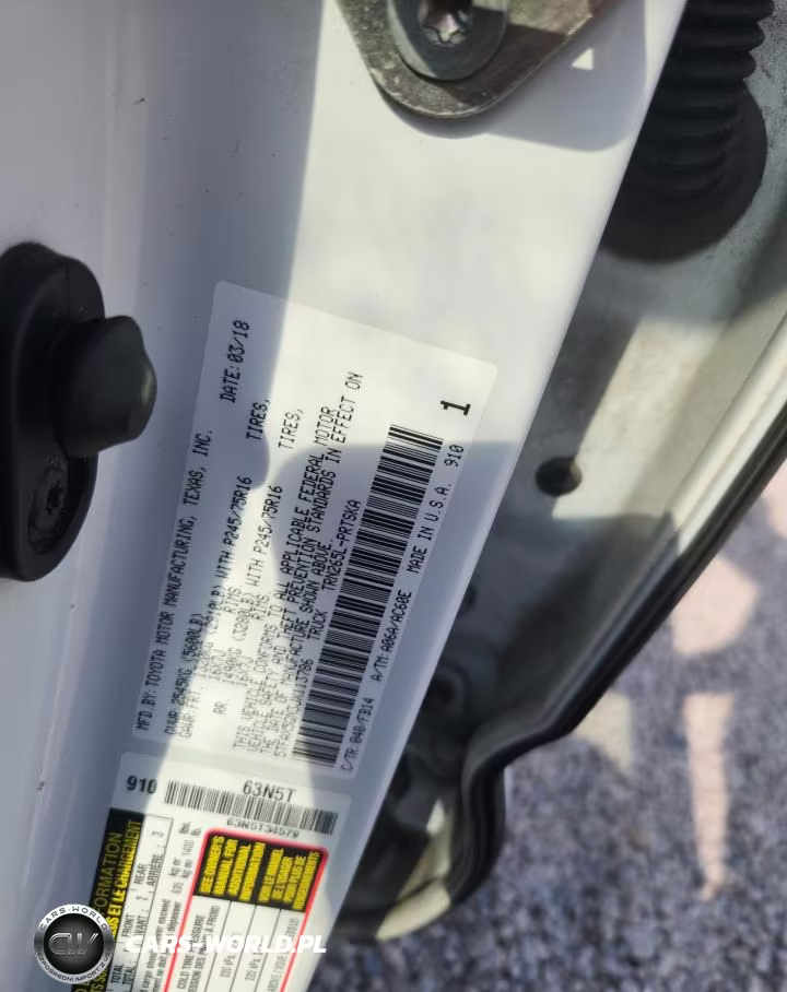 2018 Toyota Tacoma Sr VIN:5TFAX5GN3JX113786 - 12