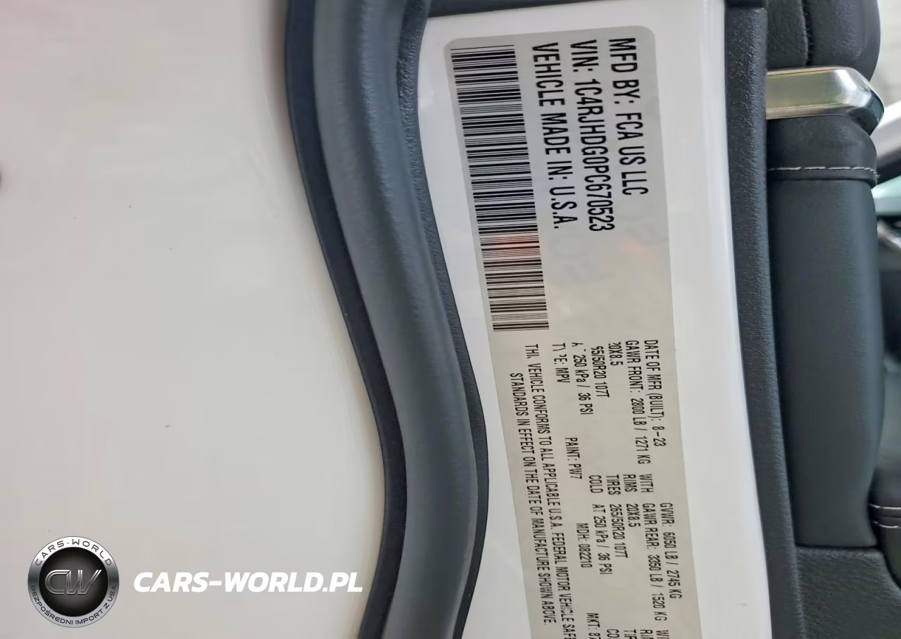2023 Jeep Grand Cherokee Overland VIN:1C4RJHDG0PC670523 - 13