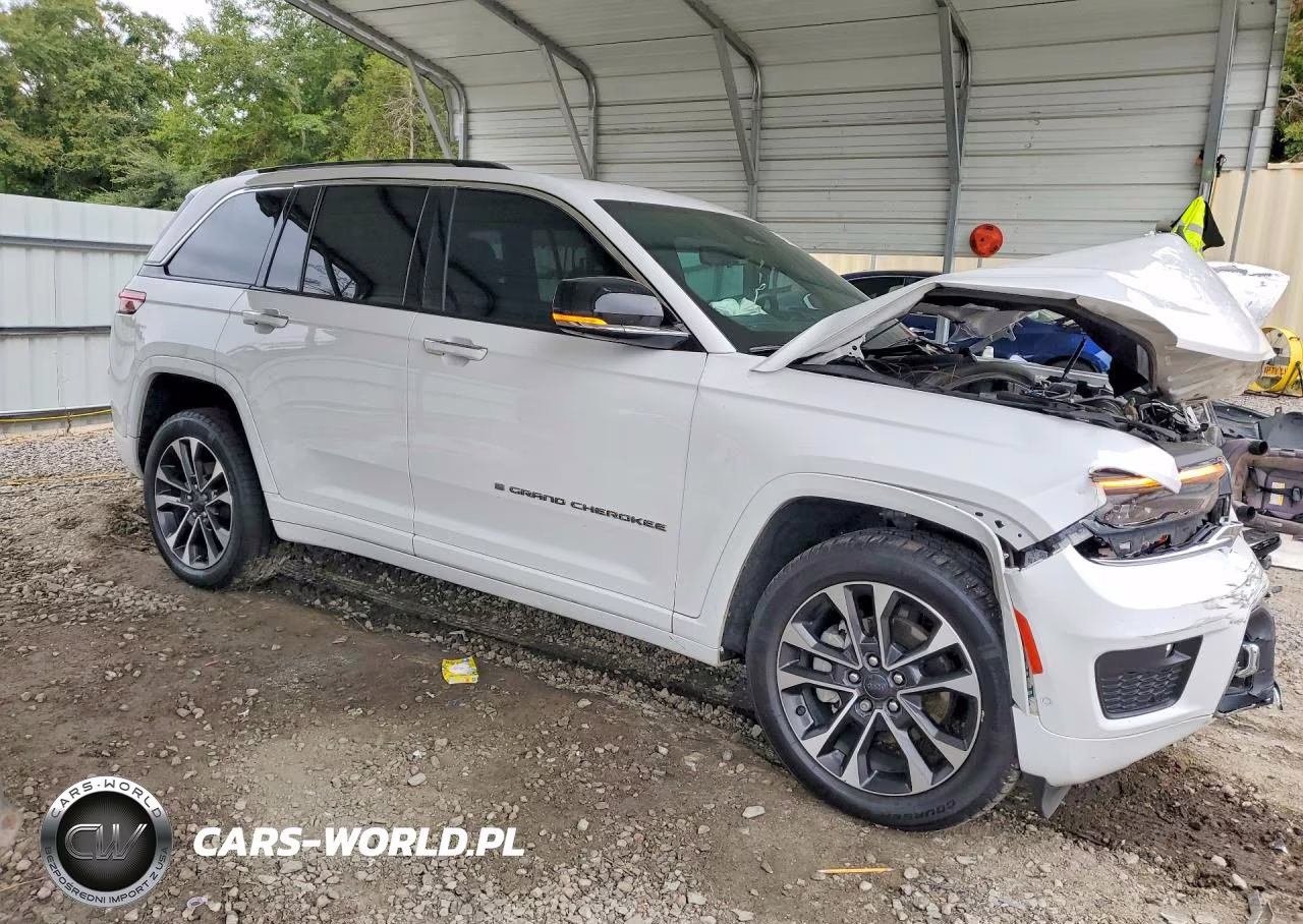 2023 Jeep Grand Cherokee Overland VIN:1C4RJHDG0PC670523 - 4