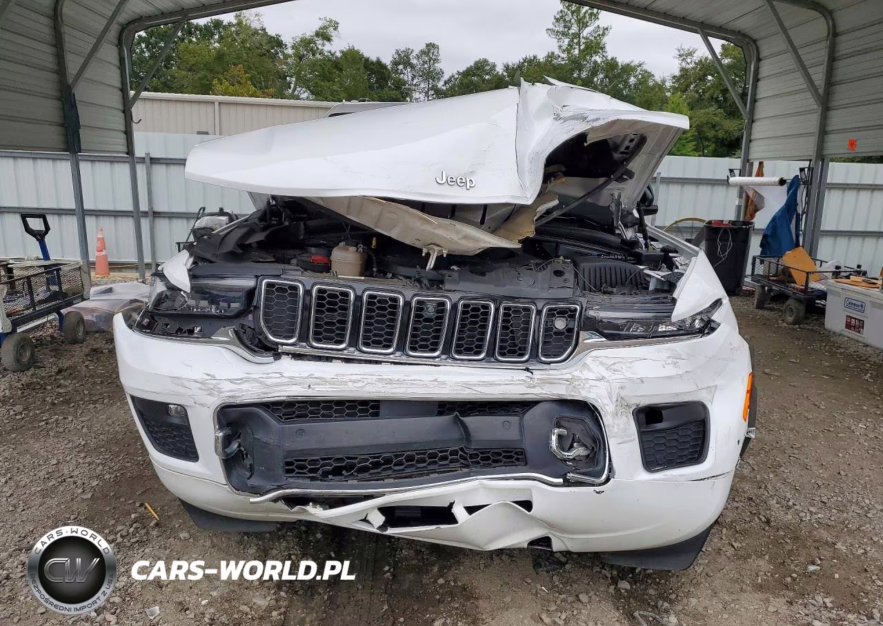 2023 Jeep Grand Cherokee Overland VIN:1C4RJHDG0PC670523 - 5