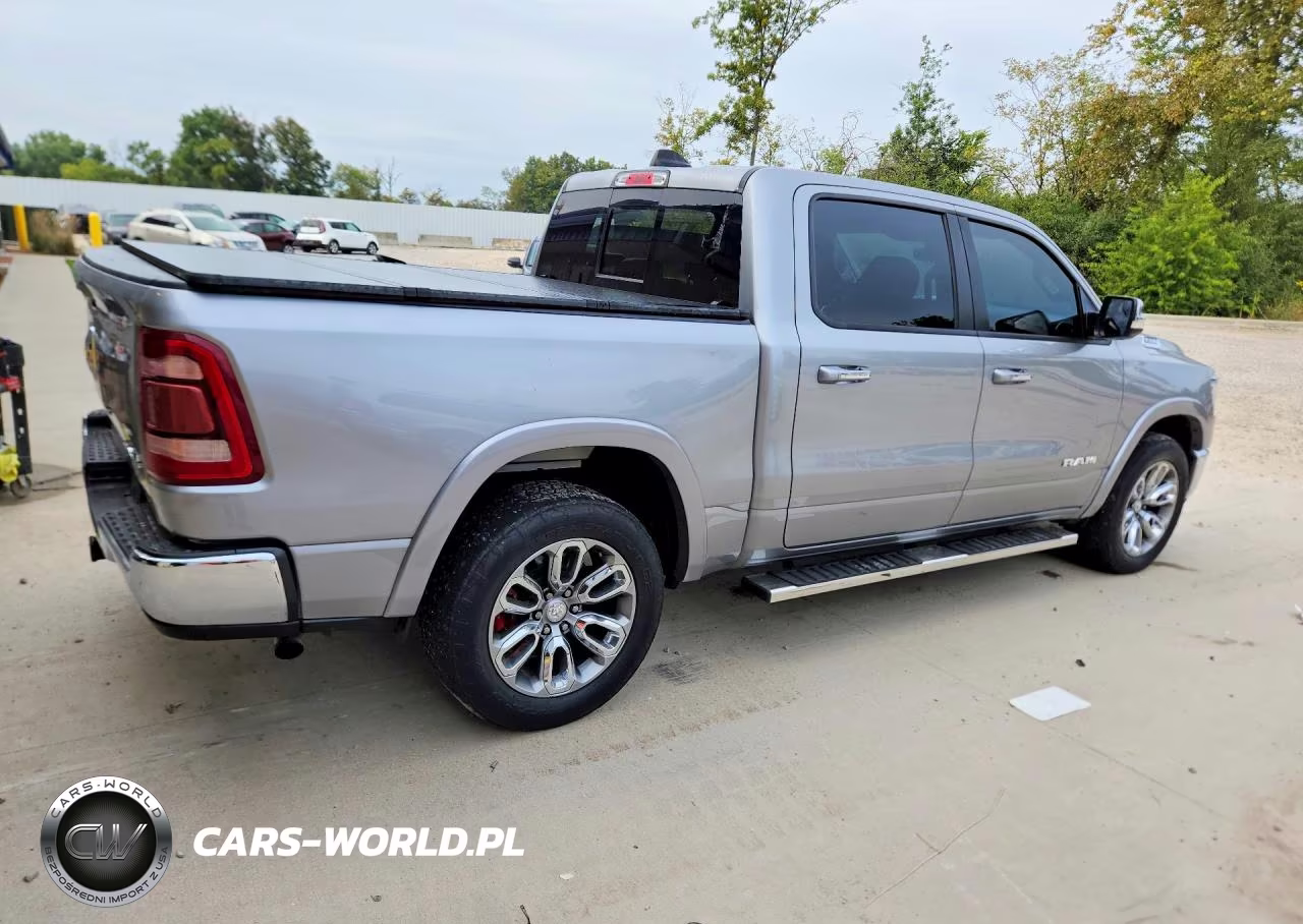 2021 Ram 1500 Laramie VIN:1C6RRFJG3MN542009 - 3